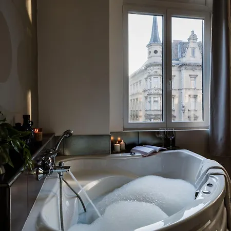Magnificent Elegance By Erzsebet Krt & New York Cafe