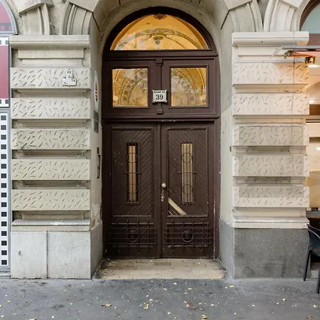 Magnificent Elegance By Erzsebet Krt & New York Cafe Apartment Budapest