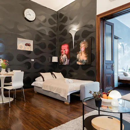 Magnificent Elegance By Erzsebet Krt & New York Cafe