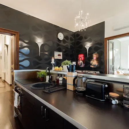 Magnificent Elegance By Erzsebet Krt & New York Cafe Apartment