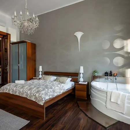 Magnificent Elegance By Erzsebet Krt & New York Cafe Apartment *